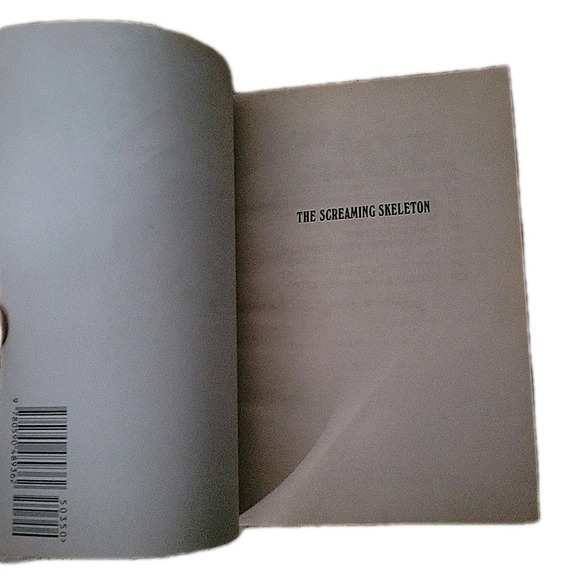 The Screaming Skeleton Clue #10 by Dona Smith; A. E. Parker 1995 Vtg 1st Ed PB - Picture 3 of 8